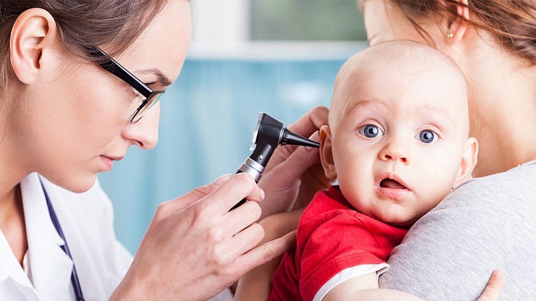 التهاب الأذن عند الرضع